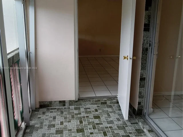 215 SE 3rd Ave # 203B, Hallandale Beach FL 33009