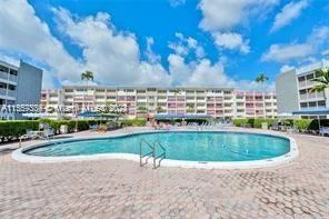 215 SE 3rd Ave # 203B, Hallandale Beach FL 33009