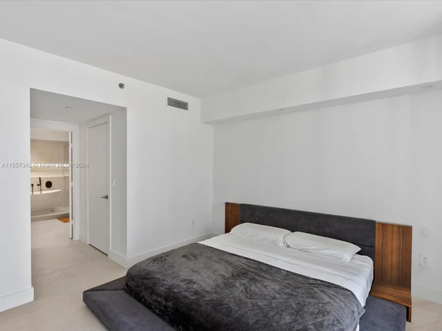 495 Brickell Ave # 2305, Miami FL 33131