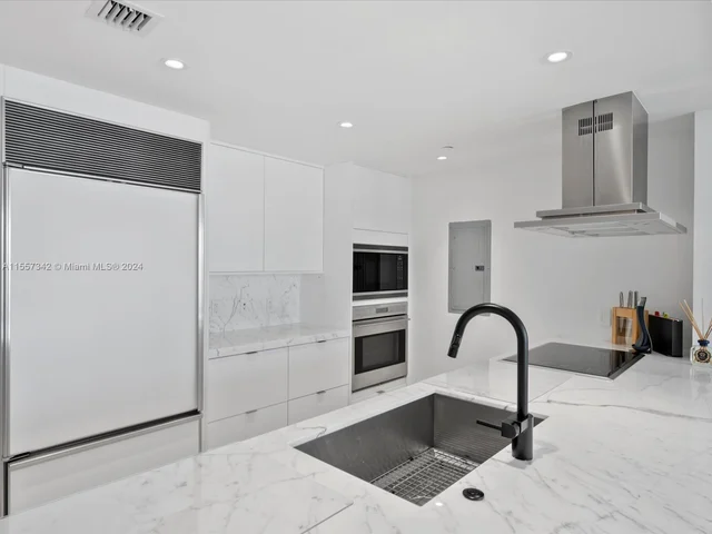 495 Brickell Ave # 2305, Miami FL 33131