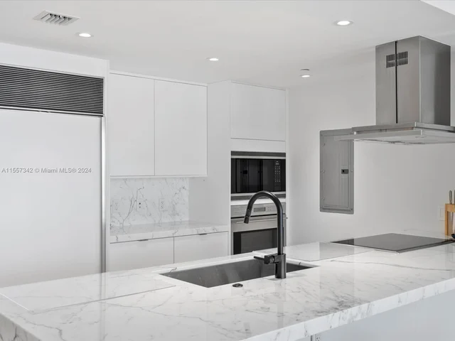 495 Brickell Ave # 2305, Miami FL 33131