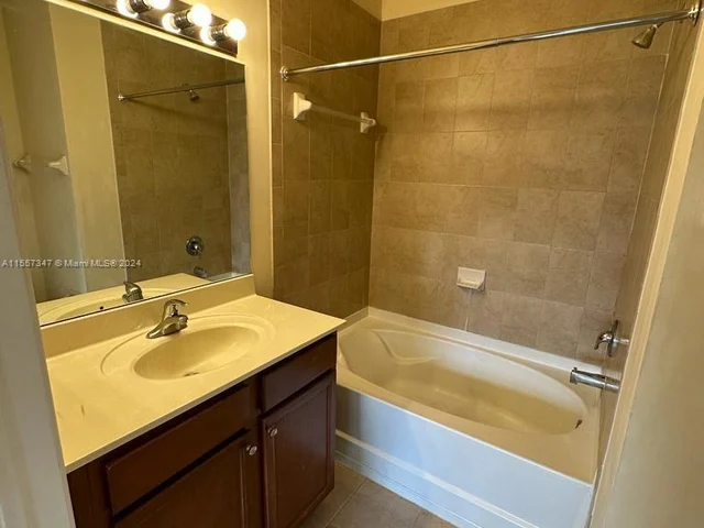 8900 NW 97th Ave # 207, Doral FL 33178