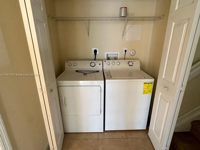 8900 NW 97th Ave # 207, Doral FL 33178