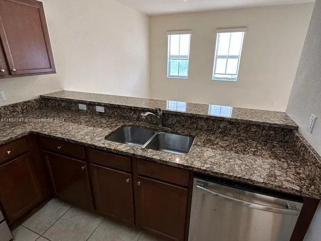 8900 NW 97th Ave # 207, Doral FL 33178