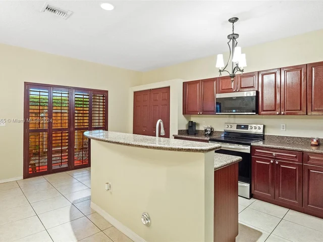 2316 SE 24th Ave # 2316, Homestead FL 33035