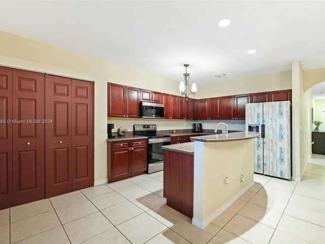 2316 SE 24th Ave # 2316, Homestead FL 33035