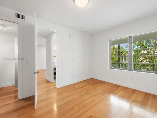 2021 Meridian Ave # 8, Miami Beach FL 33139