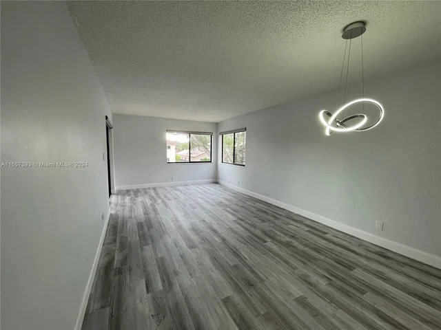 151 Lakeview Dr # 202, Weston FL 33326