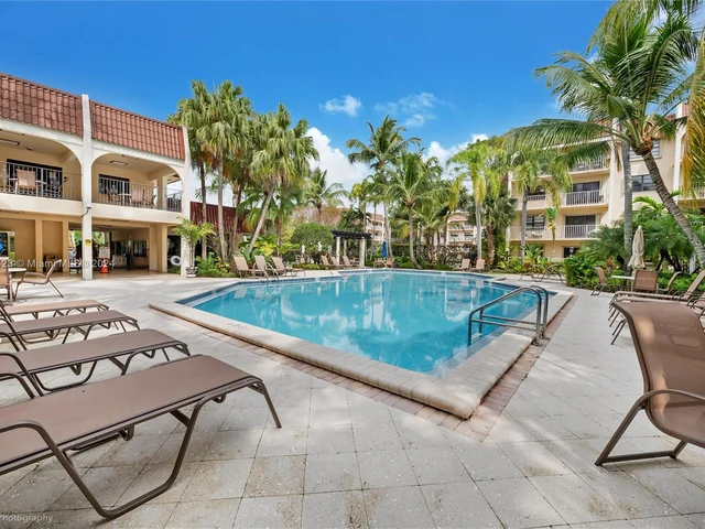 9301 SW 92nd Ave # A304, Miami FL 33176