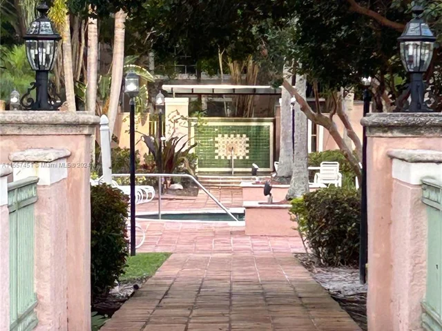 12118 Saint Andrews Pl # 205, Miramar FL 33025