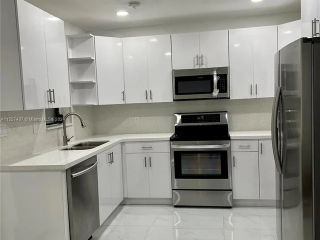 3330 NW 175th St, Miami Gardens FL 33056