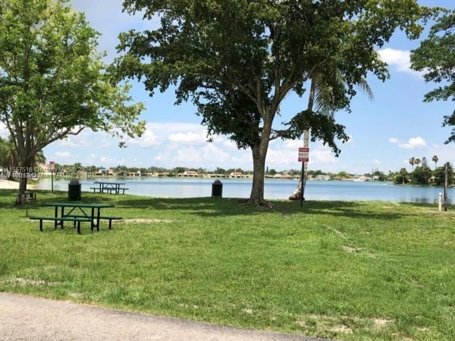 18995 NW 62nd Ave # 107, Hialeah FL 33015