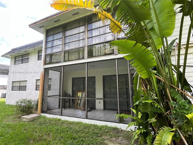 18995 NW 62nd Ave # 107, Hialeah FL 33015