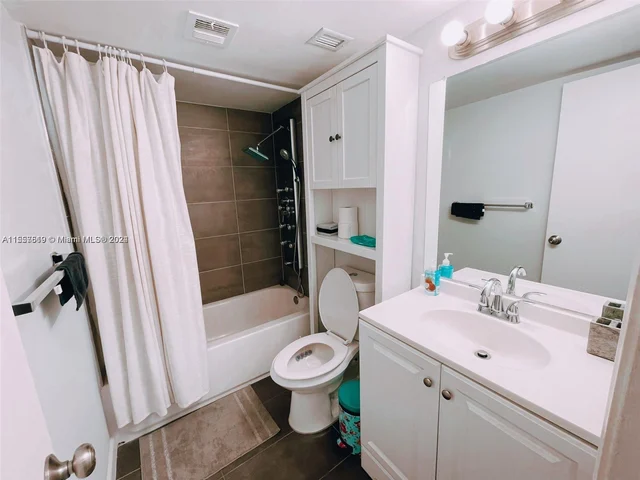 4111 Stirling Rd # 303, Dania Beach FL 33314