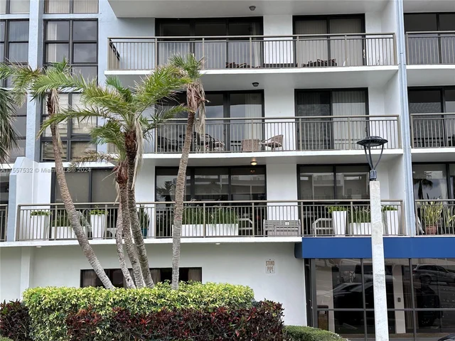 3031 N Ocean Blvd # 204, Fort Lauderdale FL 33308