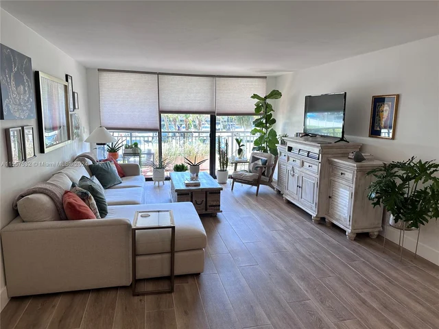 3031 N Ocean Blvd # 204, Fort Lauderdale FL 33308