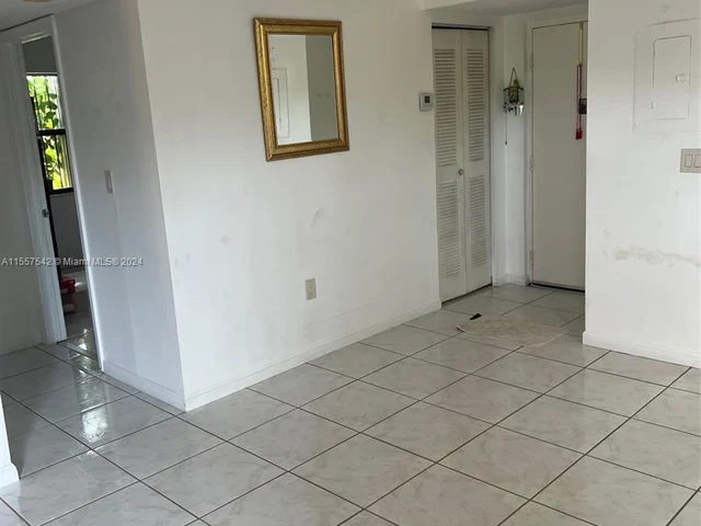 10893 NW 7th St # 27, Miami FL 33172