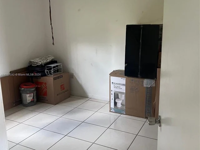 10893 NW 7th St # 27, Miami FL 33172