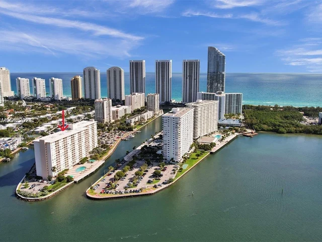 400 Kings Point Dr # 424, Sunny Isles Beach FL 33160