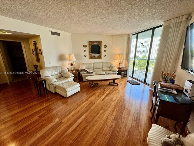 3610 Yacht Club Dr # 906, Aventura FL 33180