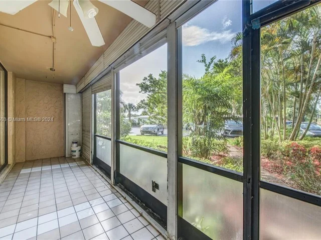 3800 N Hills Dr # 106, Hollywood FL 33021