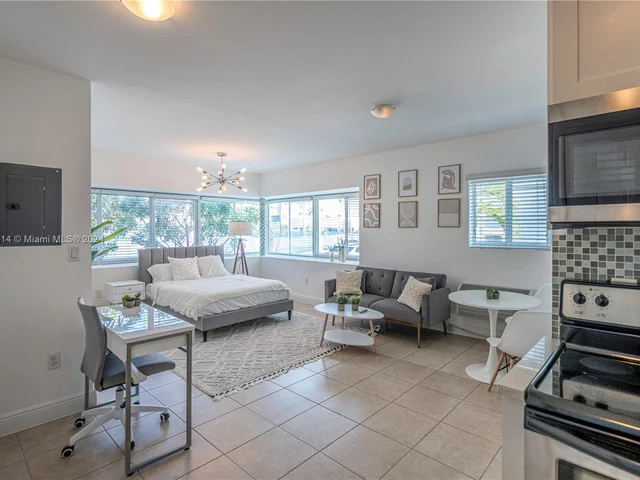6971 Carlyle Ave # 101, Miami Beach FL 33141