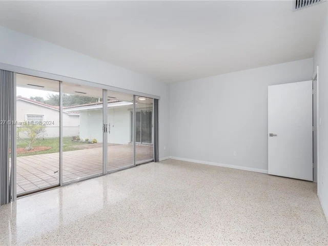 14010 Cypress Ct, Miami Lakes FL 33014