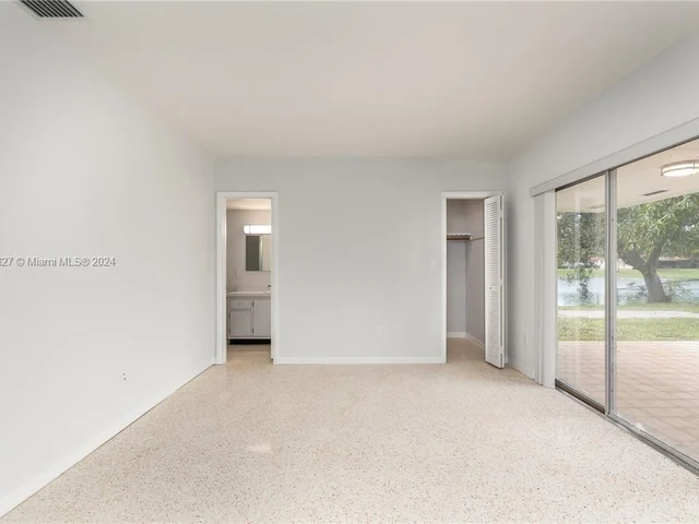 14010 Cypress Ct, Miami Lakes FL 33014