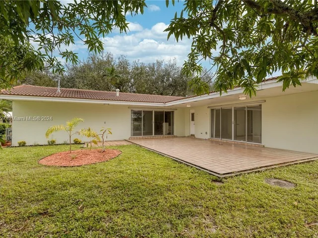 14010 Cypress Ct, Miami Lakes FL 33014