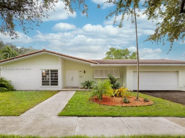 14010 Cypress Ct, Miami Lakes FL 33014