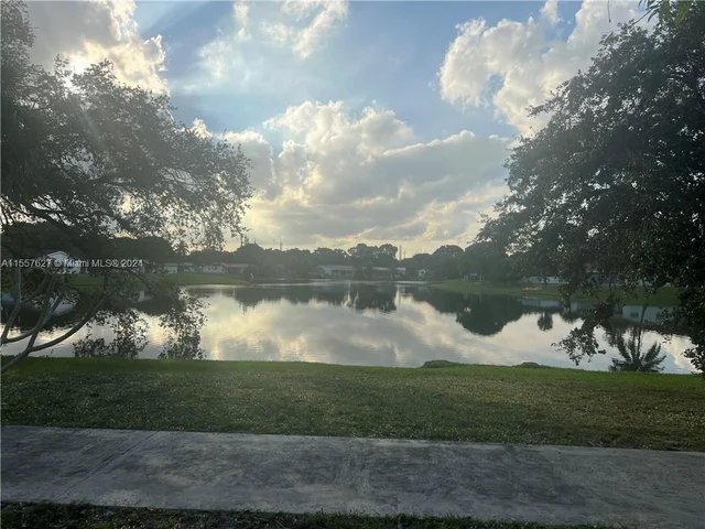 14010 Cypress Ct, Miami Lakes FL 33014