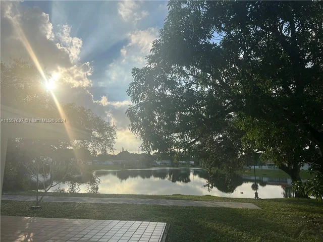 14010 Cypress Ct, Miami Lakes FL 33014