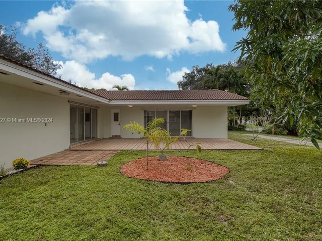 14010 Cypress Ct, Miami Lakes FL 33014