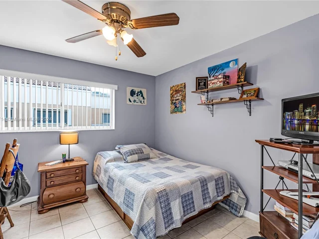 14915 SW 80th St # 215, Miami FL 33193