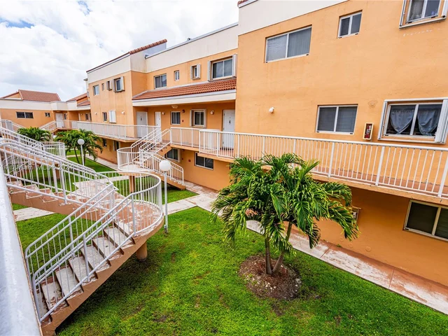 14915 SW 80th St # 215, Miami FL 33193