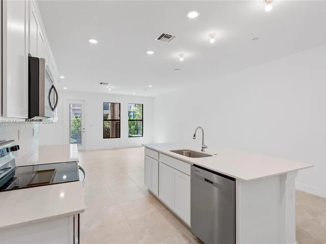 8344 NW 7th Ct # 8344, Plantation FL 33324