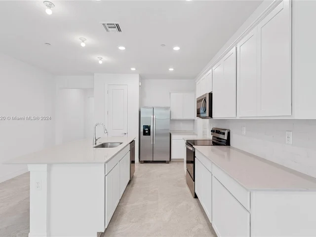 8344 NW 7th Ct # 8344, Plantation FL 33324