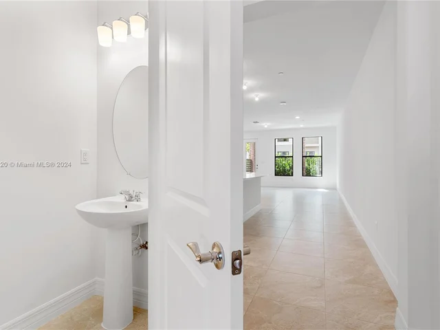 8344 NW 7th Ct # 8344, Plantation FL 33324