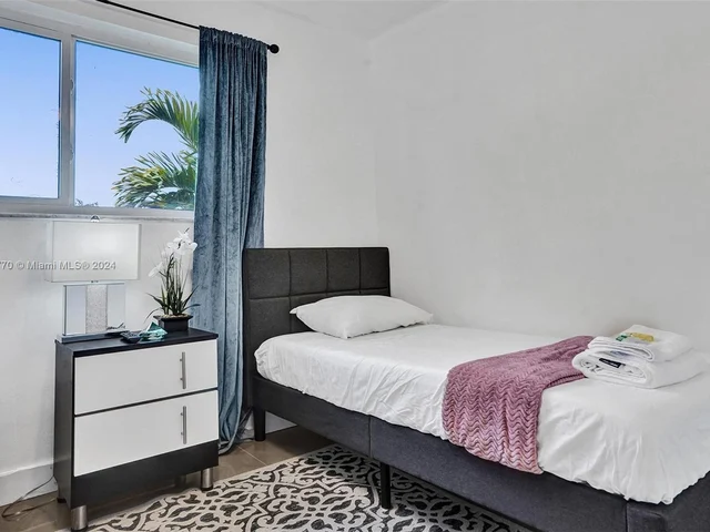 7901 Venetian St, Miramar FL 33023