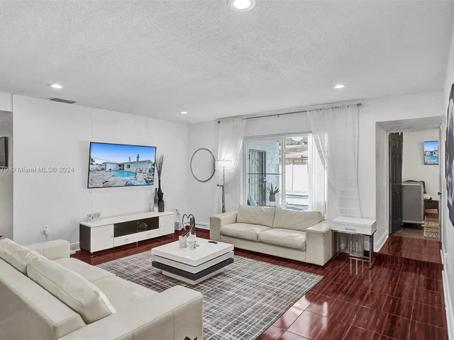 7901 Venetian St, Miramar FL 33023