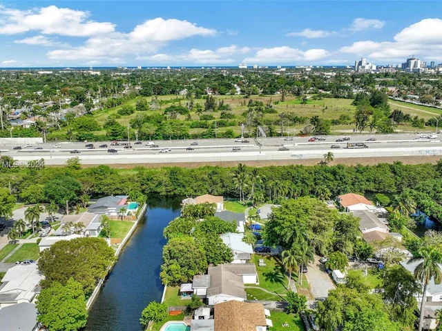 3043 Hayes St, Hollywood FL 33021