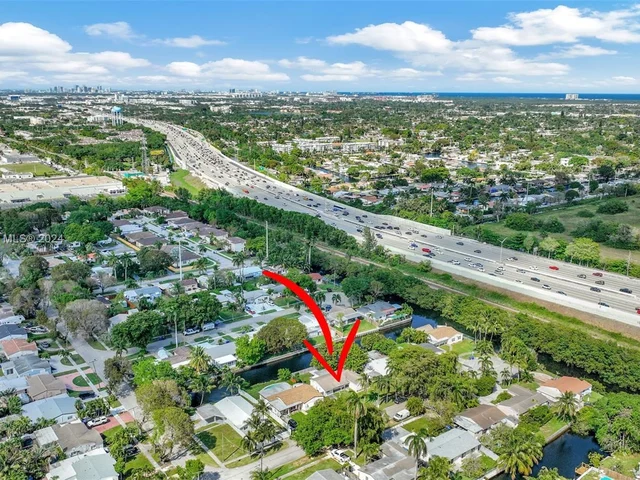 3043 Hayes St, Hollywood FL 33021