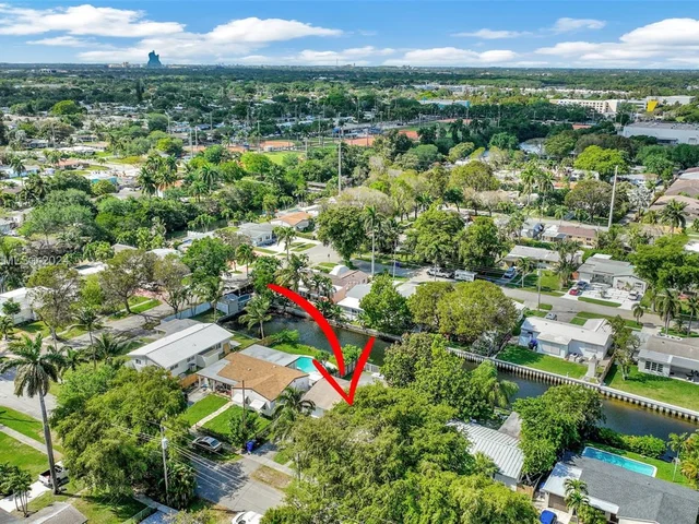 3043 Hayes St, Hollywood FL 33021