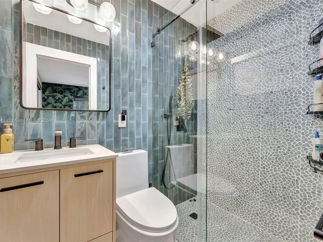 3043 Hayes St, Hollywood FL 33021