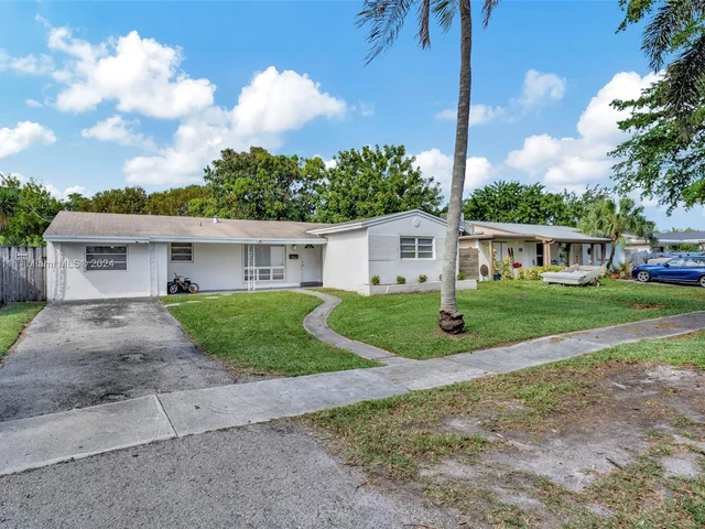 3043 Hayes St, Hollywood FL 33021