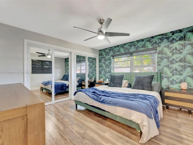 3043 Hayes St, Hollywood FL 33021