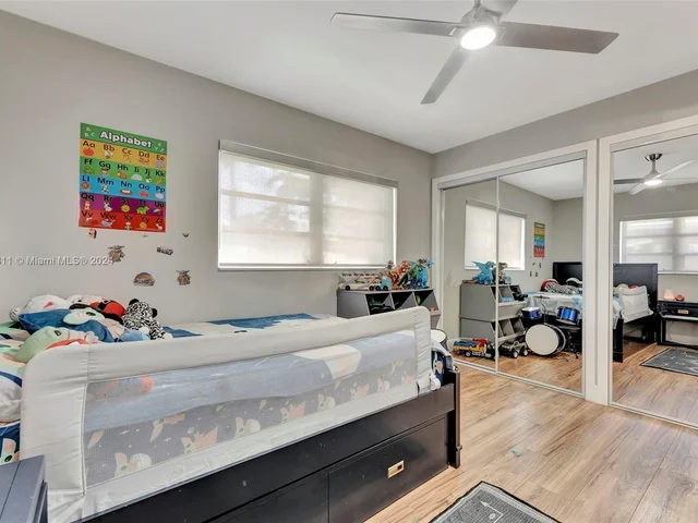 3043 Hayes St, Hollywood FL 33021