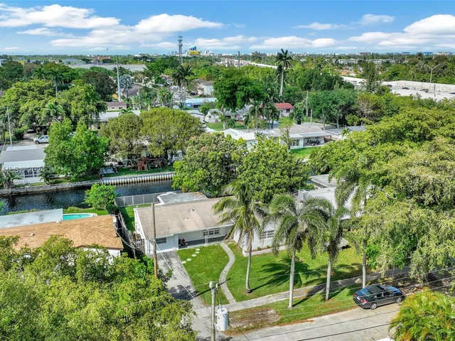 3043 Hayes St, Hollywood FL 33021