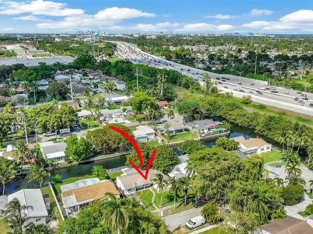 3043 Hayes St, Hollywood FL 33021