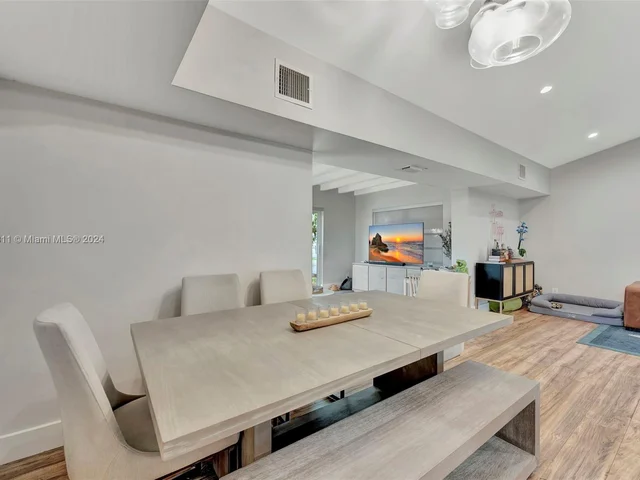 3043 Hayes St, Hollywood FL 33021